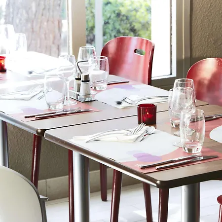 מלון Campanile Sud פרפיניין