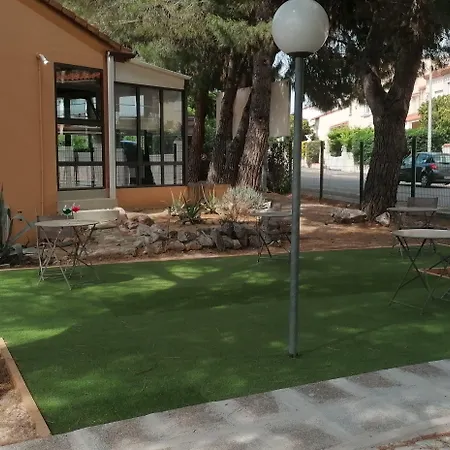 מלון Campanile Sud פרפיניין